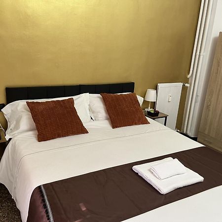 Genova Gold Rooms Luaran gambar