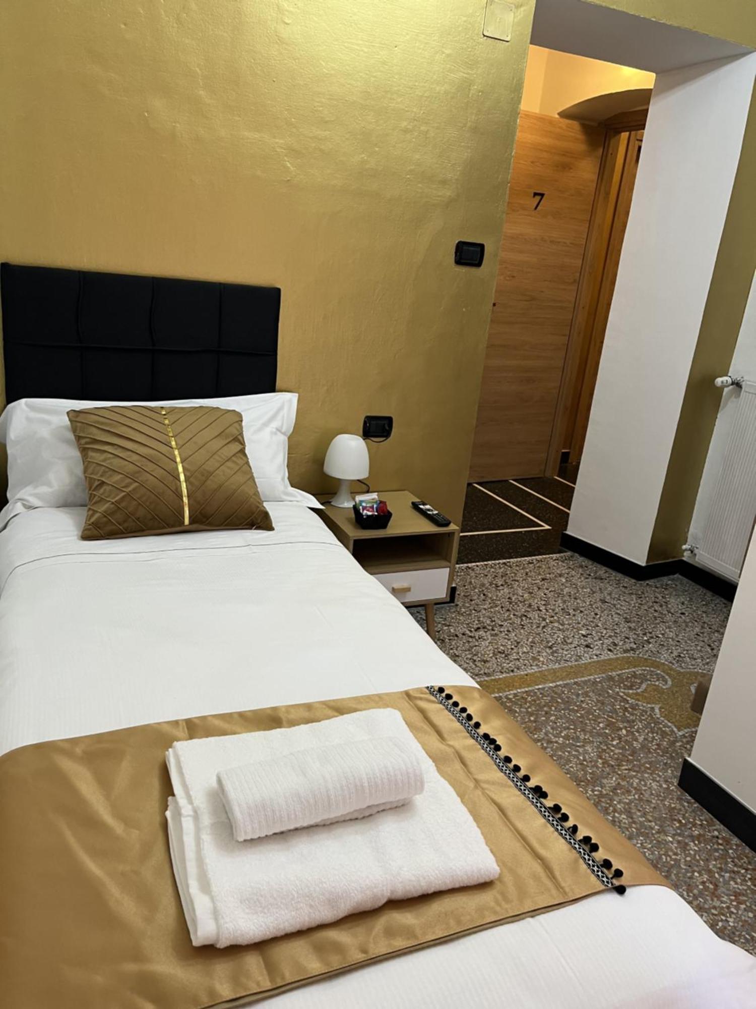 Genova Gold Rooms Luaran gambar