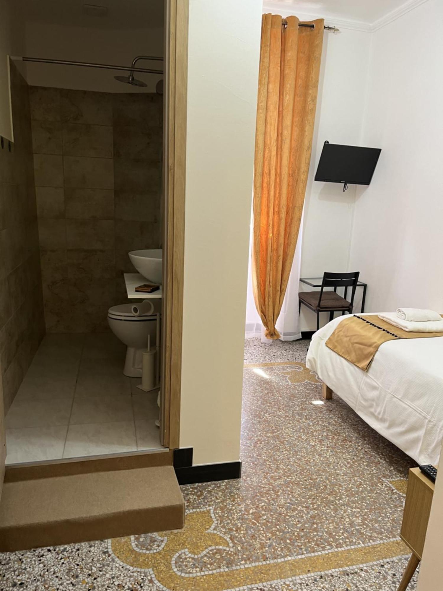 Genova Gold Rooms Bilik gambar